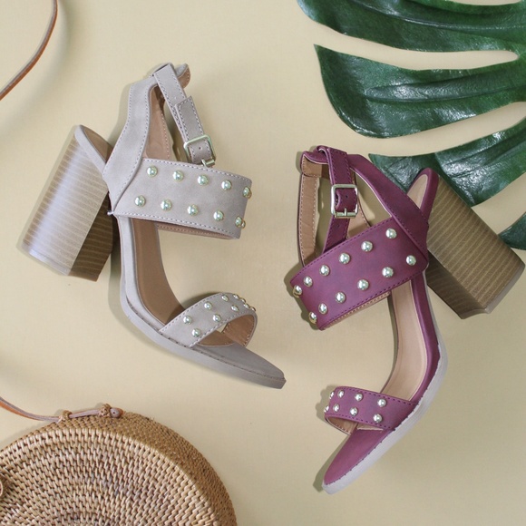 🆕// The kehlani// Burgundy studded strappy heel - Picture 2 of 7